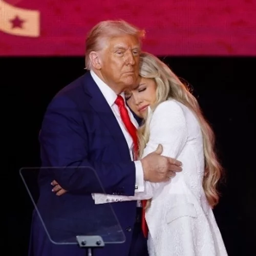 Ο Donald Trump απέτισε φόρο τιμής στον δολοφονημένο ακτιβιστή Charlie Kirk