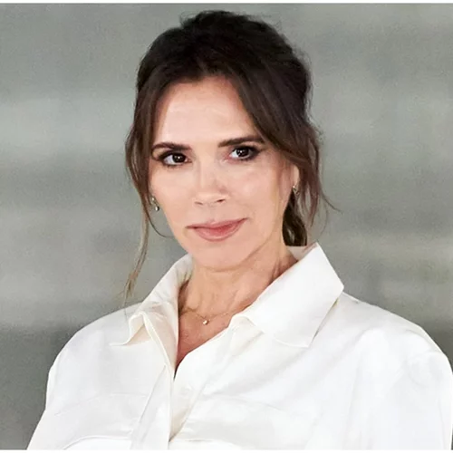 Η Victoria Beckham αποφάσισε ότι αυτό είναι το παντελόνι που θα φοράει αυτή τη χρονιά