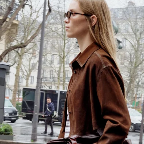 Αυτή η midi φούστα από τη Massimo Dutti είναι το ρούχο που θα φέρει την άνοιξη στις εμφανίσεις σου