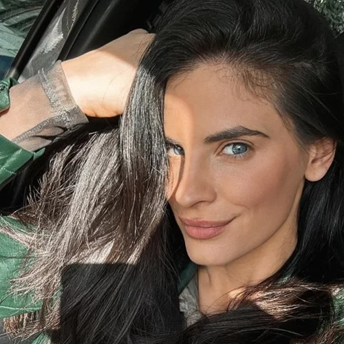 Χριστίνα Μπόμπα | Το φρέσκο μανικιούρ της έχει τα πιο ονειρικά σχέδια