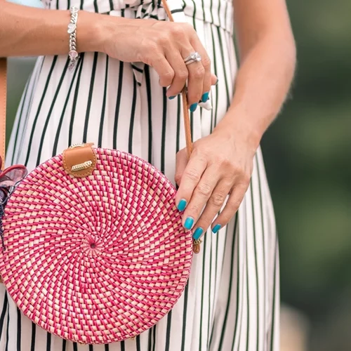 Μπήκε ο Ιούνιος | 10 καλοκαιρινά μανικιούρ και πεντικιούρ για να διαλέξεις τι θα κάνεις αυτόν το μήνα στα νύχια σου