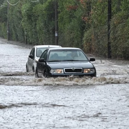 Επιμένει η κακοκαιρία Elias | Εντονα τα φαινόμενα σε Μαγνησία και Εύβοια - Βροχές και καταιγίδες ακόμα και στην Αττική