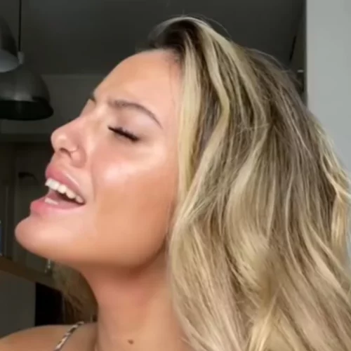 Δανάη Λιβιεράτου | "Ανοίγει" το σπίτι της και εντυπωσιάζει (ξανά) με την υπέροχη φωνή της