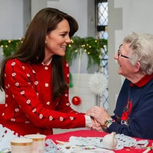 Αλλαγή πλάνων για την πριγκίπισσα της Ουαλίας - Οι γονείς της στο πλευρό της