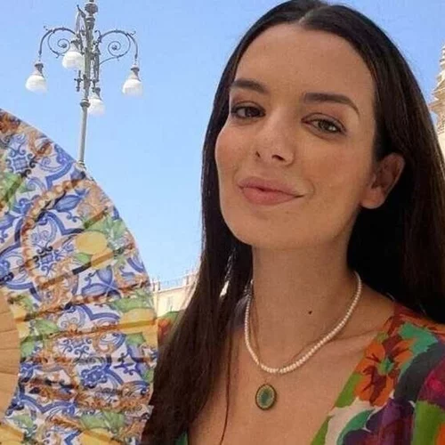 H Νικολέττα Ράλλη σ' ένα μοναδικό ταξίδι στον ιταλικό νότο με την κορούλα της