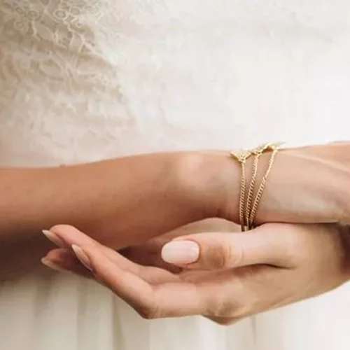 Νύχια με δαντέλα | Μια ρομαντική εναλλακτική για το νυφικό μανικιούρ σου