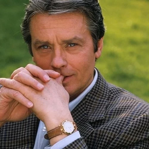 Alain Delon | Σε σπάνια κοσμική εμφάνιση με τον μεγάλο του έρωτα, Mireille Darc μετά το διαζύγιο από τη Nathalie Delon