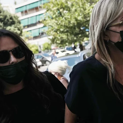 Η Μαρέβα Μητσοτάκη στο τελευταίο αντίο στον Τόλη Βοσκόπουλο