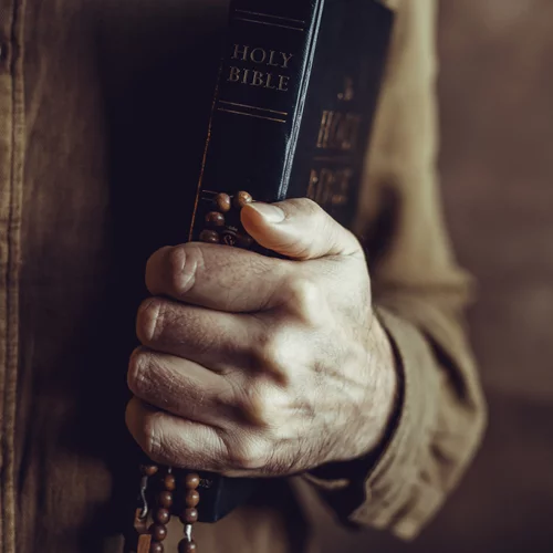 Anneliese Michel | Η ιστορία της πραγματικής Emily Rose που πέθανε έπειτα από 67 εξορκισμούς