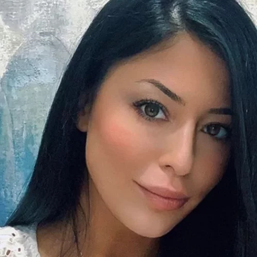 Οργή στο Twitter για την Αφροδίτη Λατινοπούλου | "Αποκρουστικές οι γυναίκες με τρίχες, ραγάδες και κυτταρίτιδα"