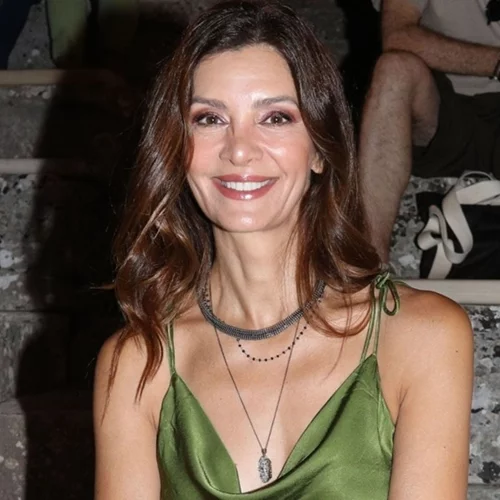 Πώς θα φορέσεις το λευκό παντελόνι το φθινόπωρο; Η Κατερίνα Λέχου προτείνει τον πιο cool τρόπο