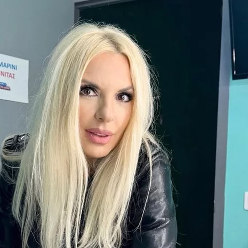 "Αναστατώθηκε" η Αννίτα Πάνια | Το τσιφτετέλι που χόρεψε μπροστά στον Νίκο Καρβέλα