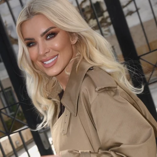 Η Κατερίνα Καινούργιου προτείνει το "τέλειο τζιν" από τη Massimo Dutti