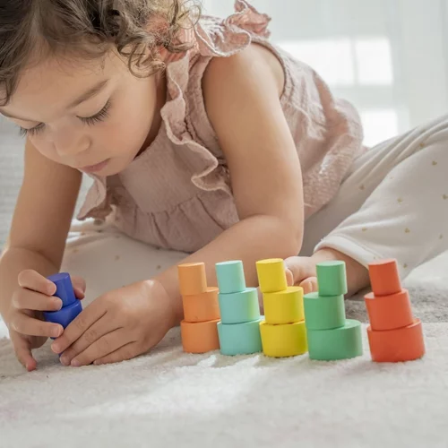 Υπάρχει παιχνίδι που απασχολεί τα μικρά παιδιά για αρκετή ώρα; Ναι και κοστίζει μόλις 2.99!