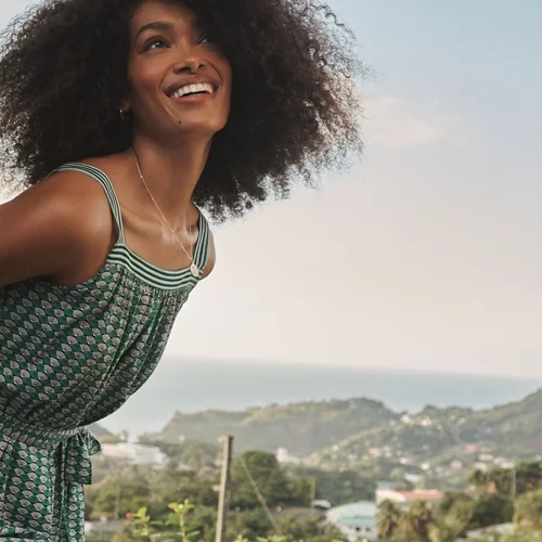 Η διαχρονική κομψότητα της καλοκαιρινής συλλογής της Nautica