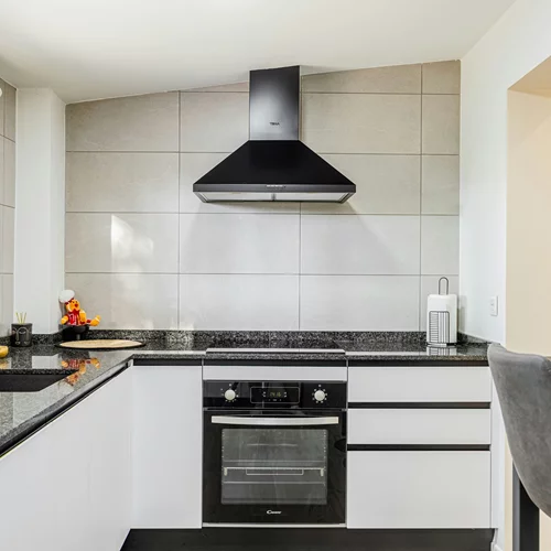 Το πιο ανέξοδο hack για να καθαρίσεις τον φούρνο της κουζίνας | Χωρίς χημικά και χωρίς κόπο