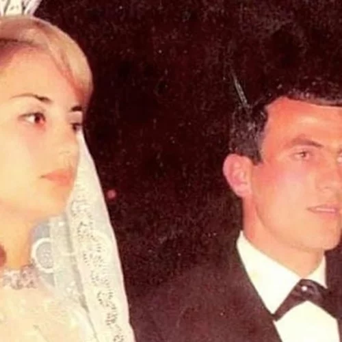 57 χρόνια πριν | Η Βίκυ Μοσχολιού νύφη στο πλευρό του Μίμη Δομάζου