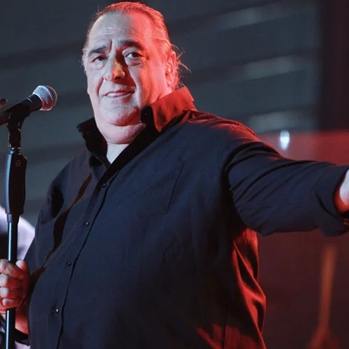 "Πήραν τον Βασίλη Καρρά με πιστόλια και τον κράτησαν μέχρι τις 4 το πρωί"