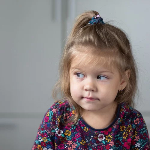 "Η κόρη μου με δάγκωσε" | Μια μαμά και ψυχολόγος που ζει στη Φινλανδία εξηγεί το λάθος που έκανε και πώς το διόρθωσε