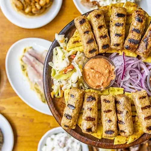 Γνώριζες ποιο είναι το πιο γαλαζοαίματο σουβλατζίδικο της Αθήνας;