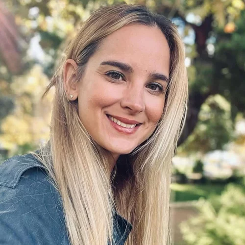 Άννη Πανταζή | Για καφέ στο πιο "in" αμερικάνικο εστιατόριο της Αθήνας