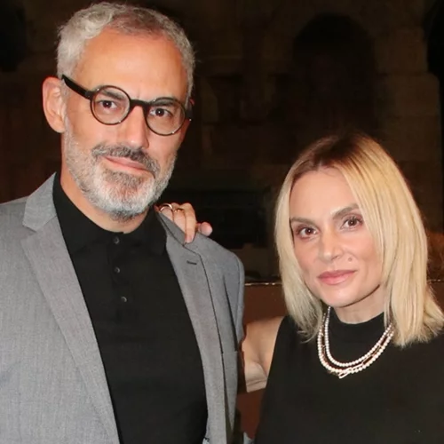 Ελεωνόρα Ζουγανέλη με τον Νίκο Συρίγο στο Ηρώδειο | Με total black look και ugly shoes