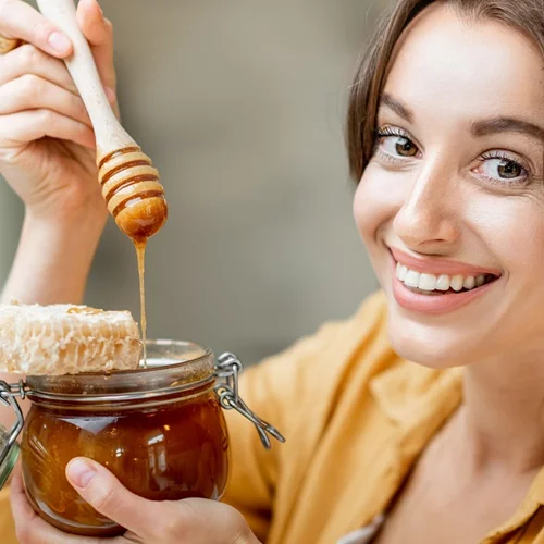 Ανακάλυψε τις μοναδικές beauty ιδιότητες του μελιού