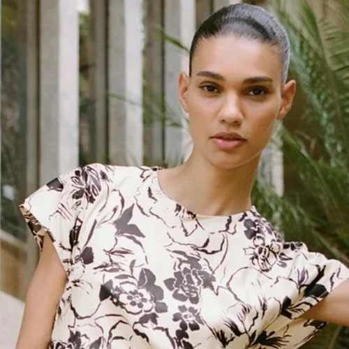 Zara, Mango, H&M | 6 floral φορέματα που ξεχωρίσαμε για την άνοιξη του 2025