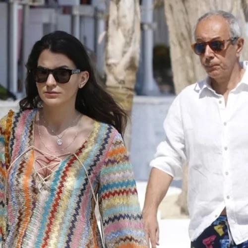 Δήμητρα Κούστα | Χαμογελαστή με λεοπάρ μπικίνι στις Φιλιππίνες σε luxury resort