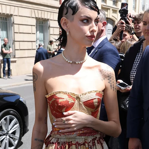 Οι πιο ωραίες φούστες της φετινής άνοιξης είναι οι floral