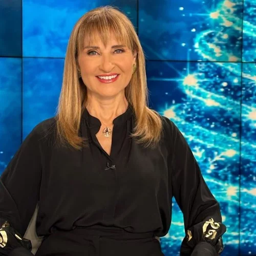 Μάρα Ζαχαρέα | Για κοκτέιλ στο Νέο Ψυχικό