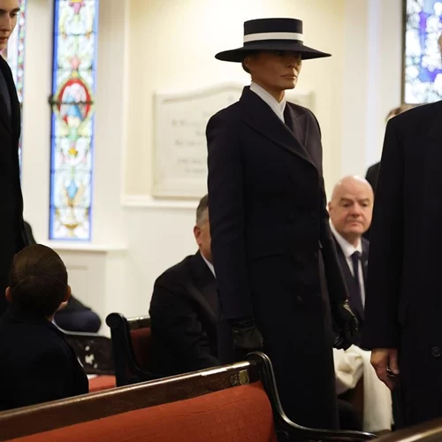 Η Melania Trump ξανά στον Λευκό Οίκο | Το look που επέλεξε για την ορκωμοσία