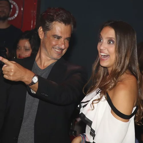 Άρης Σπηλιωτόπουλος | Η κατά 29 χρόνια νεότερη σύντροφος και η σχέση του με τον Τόνι Σφήνο