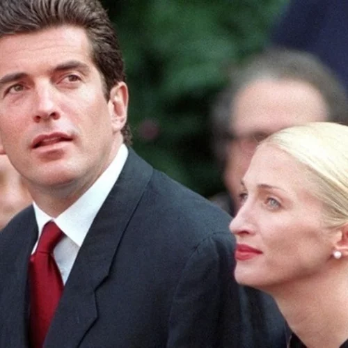 Ryan Murphy | Το "Love Story" των John F. Kennedy Jr και Carolyn Bessette ζωντανεύει στο κόκκινο χαλί