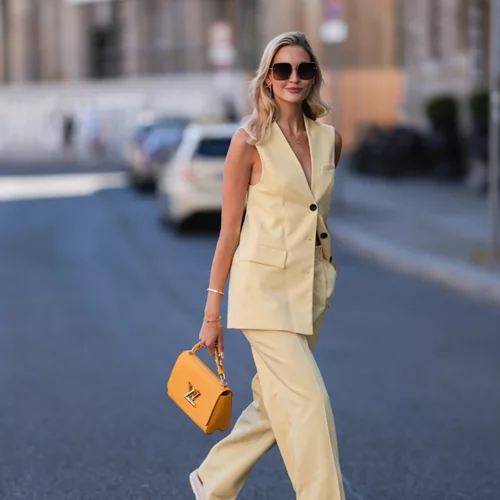 Τέλος τα "Butter Yellow Nails" | Αυτή η τάση θα αντικαταστήσει το πιο hot μανικιούρ του καλοκαιριού