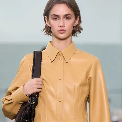 10 δερμάτινα πουκάμισα που θα κάνουν το φθινοπωρινό ντύσιμο πιο μοντέρνο