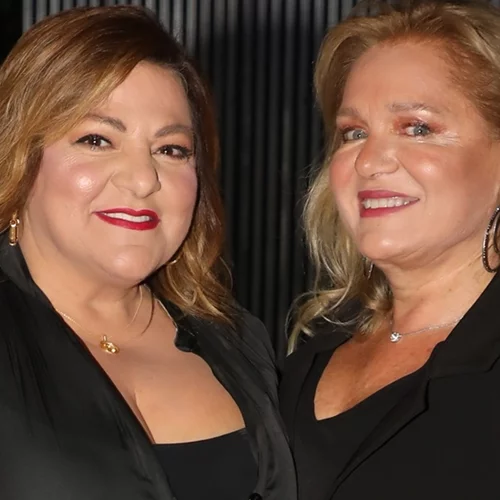 Μαρία Καβογιάννη και Βίκυ Σταυροπούλου πήγαν μπουζούκια | Το βίντεο με τη Δέσποινα Βανδή