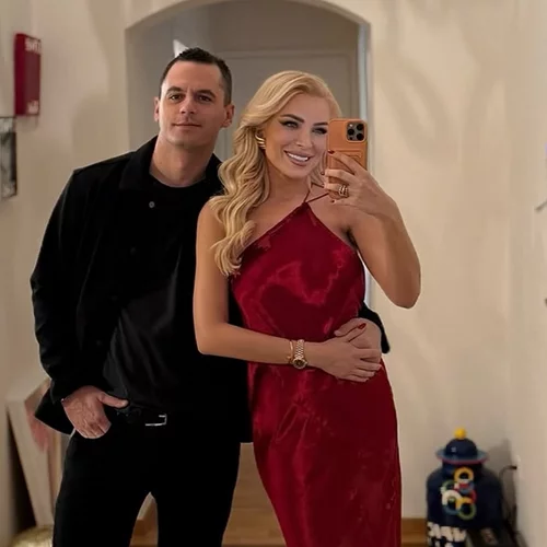 Κατερίνα Καινούργιου - Πάνος Κουτσουμπής | Μαζί στο μοναστήρι του Αγίου Νεκταρίου στην Αίγινα