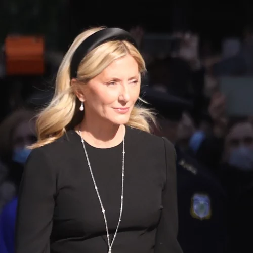 Η Marie Chantal με το ανοιξιάτικο σύνολο που μπορείς να φορέσεις και εσύ