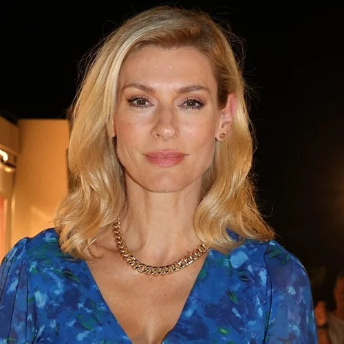 Η Ζέτα Δούκα υιοθέτησε το μανικιούρ/πεντικιούρ που δείχνει πάντα classy