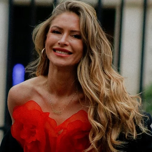 Το TikTok μίλησε | Οι ωραιότερες μπούκλες χωρίς θερμότητα γίνονται με ένα κολάν