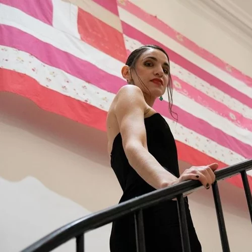 Γεωργία Λαλέ: "Η σύγχρονη Ελληνίδα είναι μία καρυάτιδα. Είναι η κολόνα της κοινωνίας, αλλά παράλληλα κουβαλάει και όλες τις ευθύνες της"