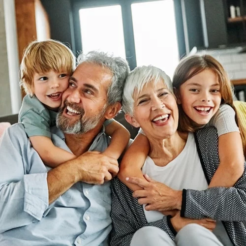 ABC7 New York | Οι Μillenials δεν κάνουν παιδιά γιατί οι γονείς τους δεν θέλουν να κρατούν τα εγγόνια τους