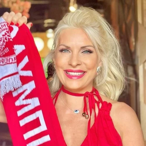 Η Ελένη Μενεγάκη στα κόκκινα | "Θρύλος ολέ"