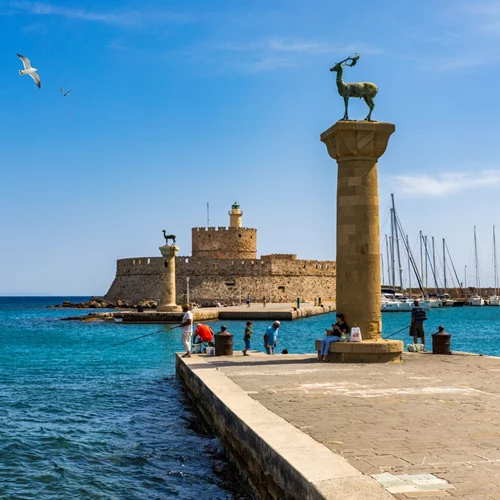 Ρόδος: Ατύχημα σε λούνα παρκ – Τέσσερα άτομα εκσφενδονίστηκαν όταν έσπασε κάθισμα στο "ταψί"