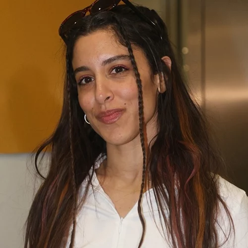 Η Μαρίνα Σάττι επέστρεψε στην Ελλάδα | Το total white look της