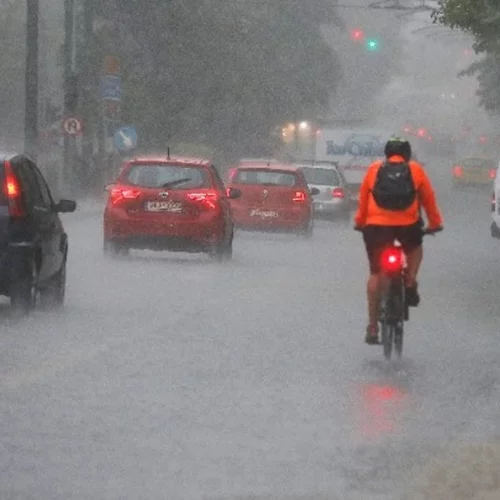 Σε ποιες περιοχές θα εκδηλωθούν έντονα καιρικά φαινόμενα σήμερα - Νεκρός βρέθηκε ο αγνοούμενος στην Εύβοια