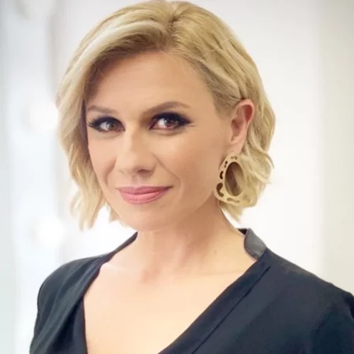 Κατερίνα Καραβάτου | Ερωτευμένη ξανά; - Ποιος είναι ο άνδρας που φέρεται να βρίσκεται στο πλάι της