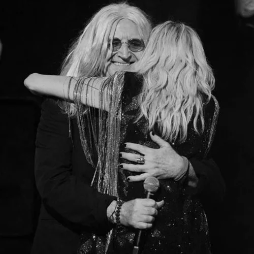 Άννα Βίσση | Αράζει με τον Νίκο Καρβέλα στην κουζίνα του σπιτιού της