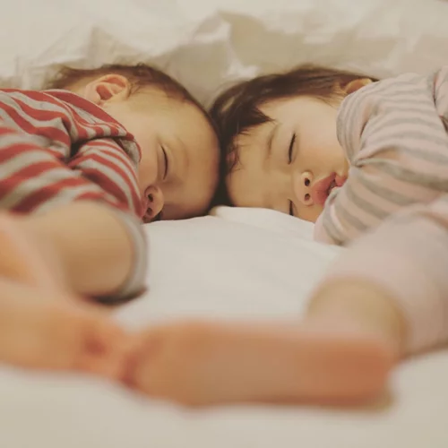 Πώς κοιμούνται τα παιδιά ανάλογα με το ζώδιό τους;